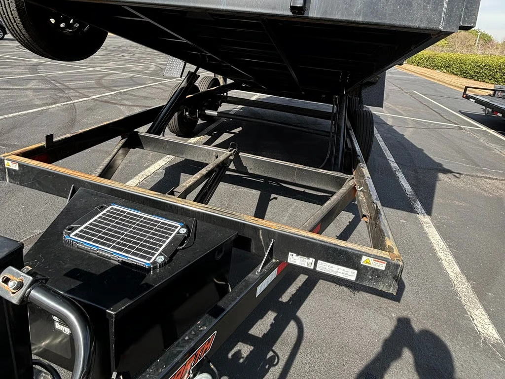 16' Down 2 Earth dump trailer detail