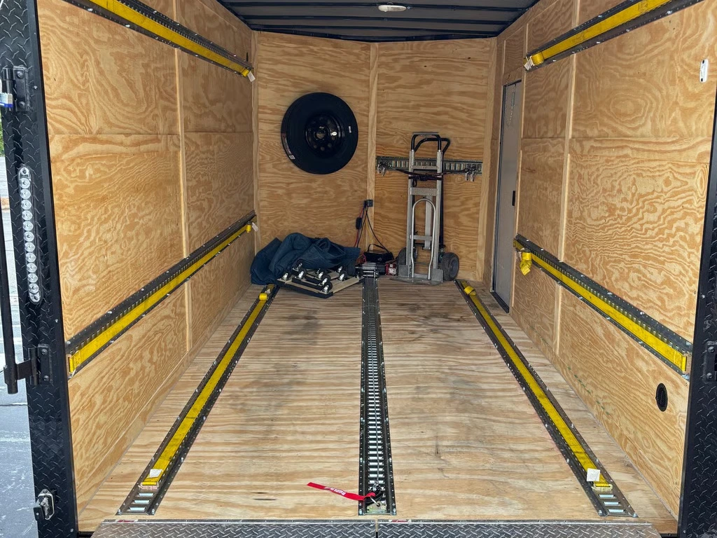 14' enclosed cargo trailer detail
